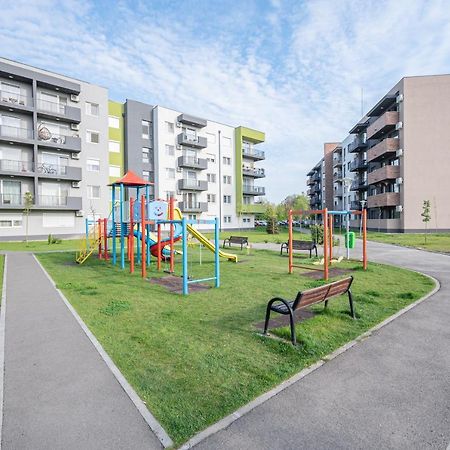 Ferienwohnung Serene Flat Oradea Exterior foto