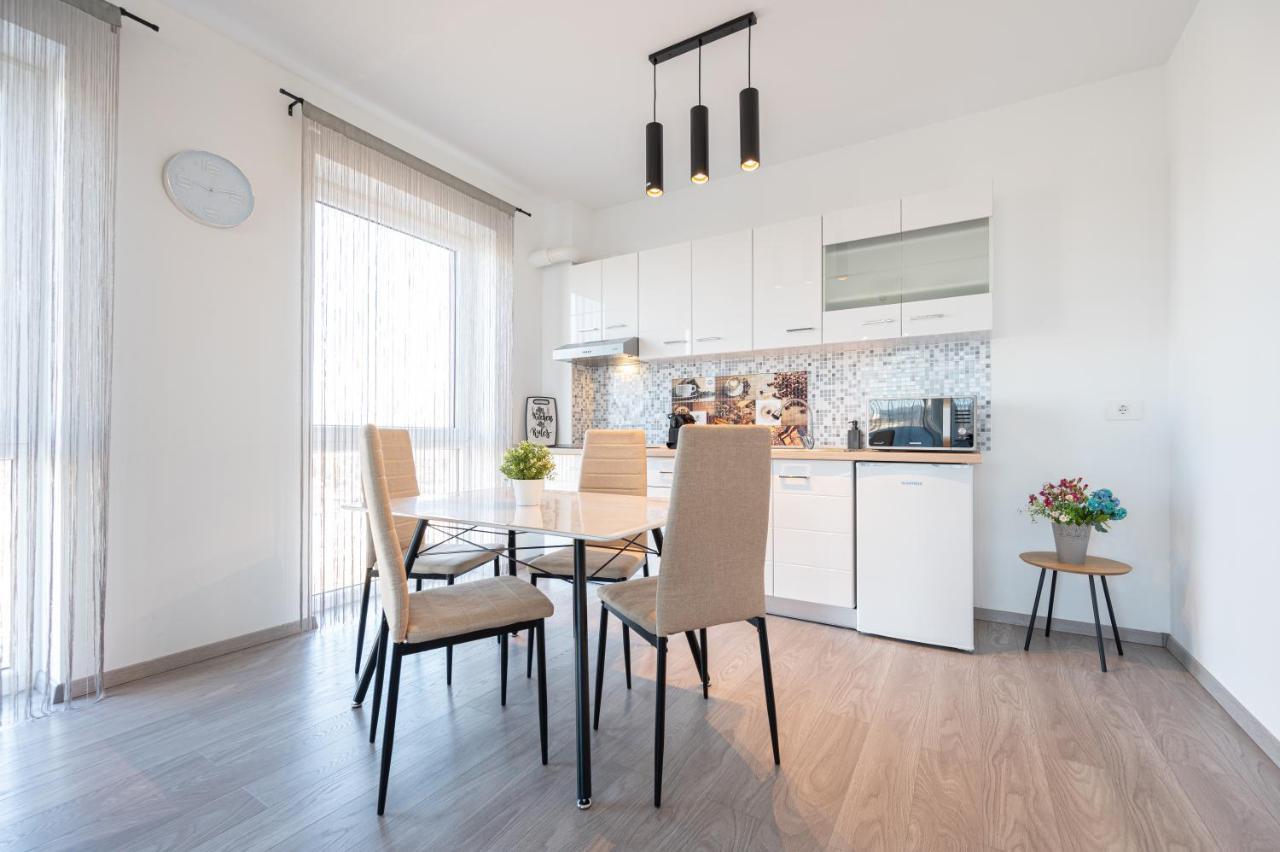 Ferienwohnung Serene Flat Oradea Exterior foto