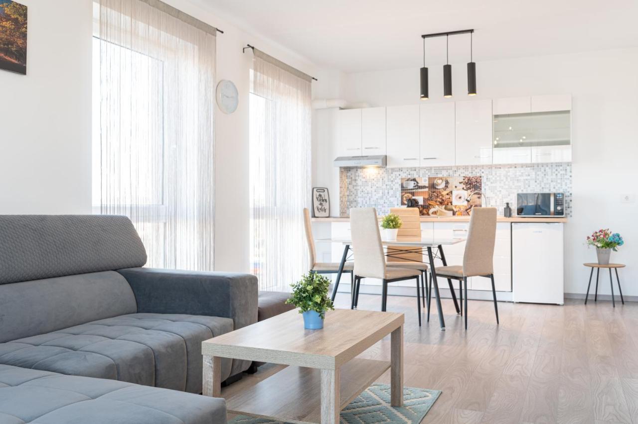 Ferienwohnung Serene Flat Oradea Exterior foto